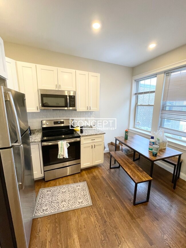 Photo - 2017 Commonwealth Ave Unit 5