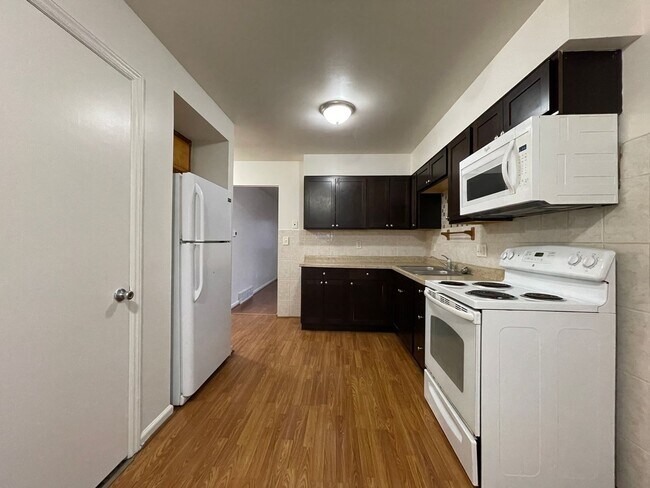 Photo - Glenmoor Dr Se Unit 5852