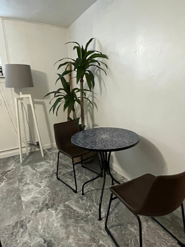 Photo - 856 E Carter St Unit 5