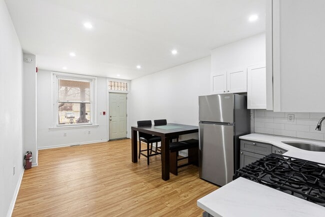 Building Photo - 4047 N Broad St Unit 1st Fl