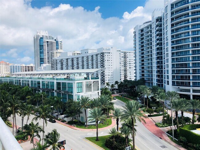 Photo - 5900 Collins Ave Unidad 904