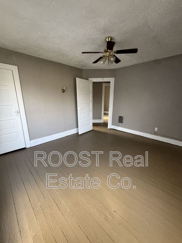 Photo - 1027 W Pleasant St