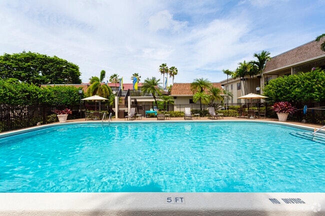 Pool Area - Legacy at Pinecrest
