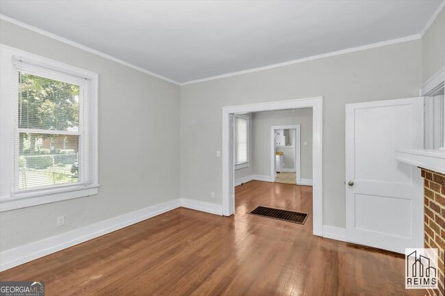 Photo - 1926 Howard Ave