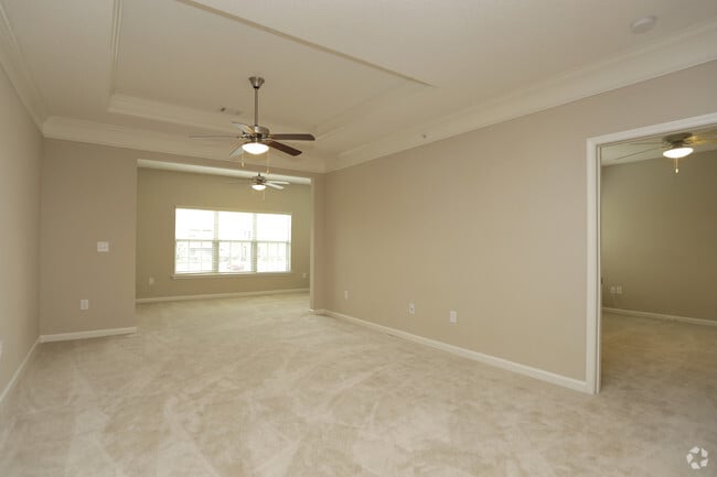 2BR, 2BA - 1,463 SF