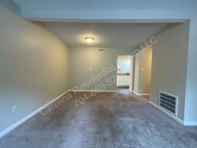 Photo - 8913 Hunter Ridge Dr