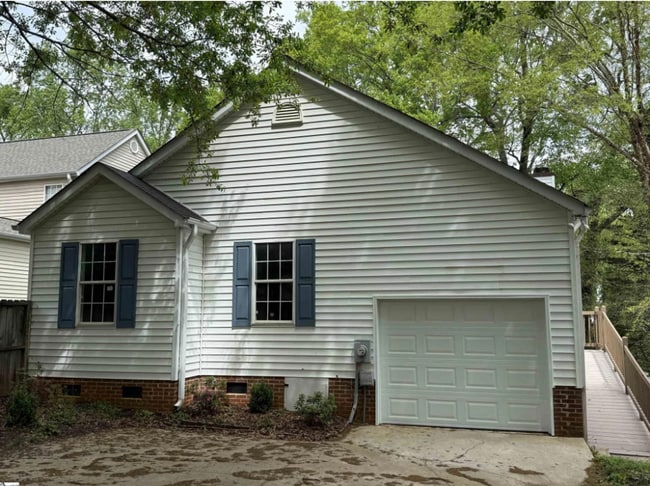 Building Photo - Charming 4/3 Home Downtown Greenville!
