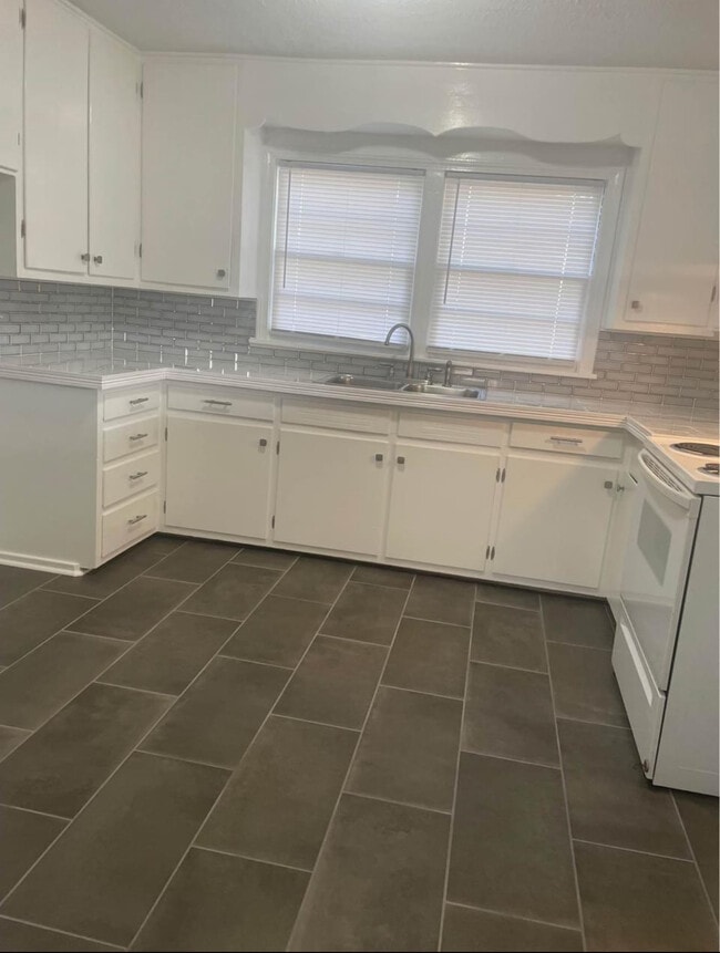 Photo - 152 Joseph St