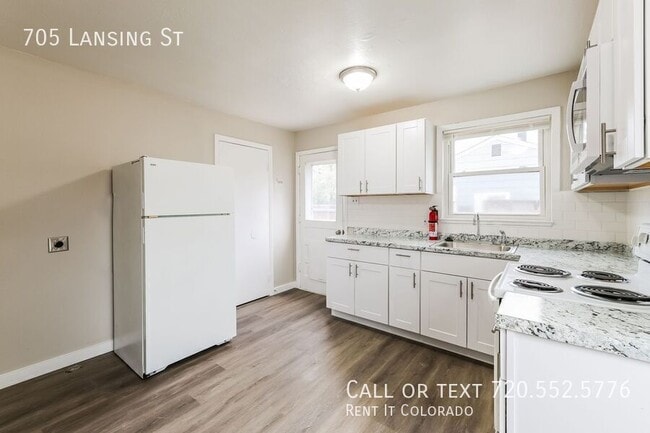 Photo - 705 Lansing St