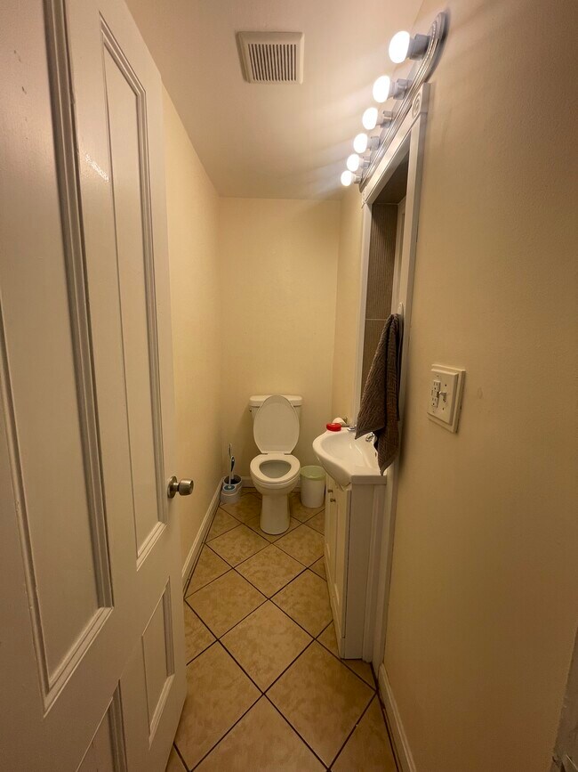 Photo - 2 Folsom Ave Unidad 3