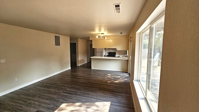 Photo - 3060 Sheraton Ct