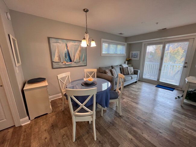 Photo - Stylish Downtown Traverse City Condo – Ful...