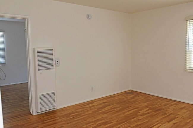 Photo - 5637 Strohm Ave Unidad 5637 #01