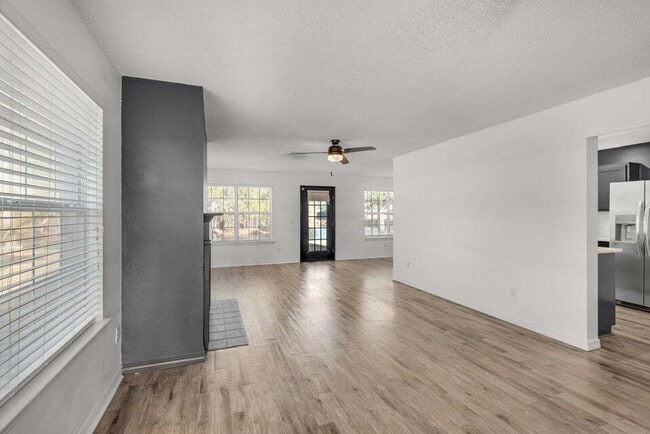 Photo - LAKE FRONT HOME & GATED COMMUNITY WITH COMMUNITY POOL IN NAVARRE!