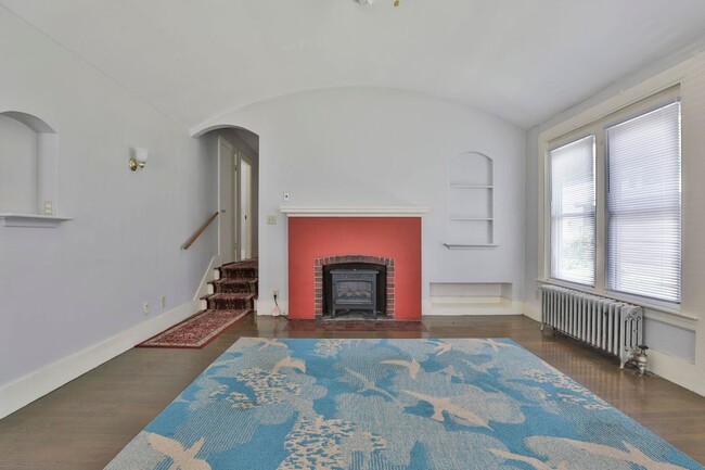Photo - 1 Oak St