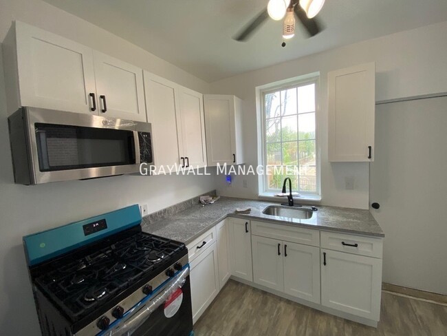 $1,250 - 2 Bedroom 1 Bathroom Renovated Home - $1,250 - 2 Bedroom 1 Bathroom Renovated Home