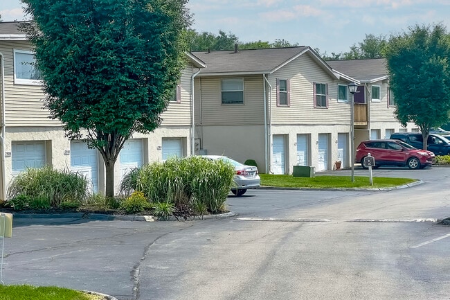Sunbury Square Apartments