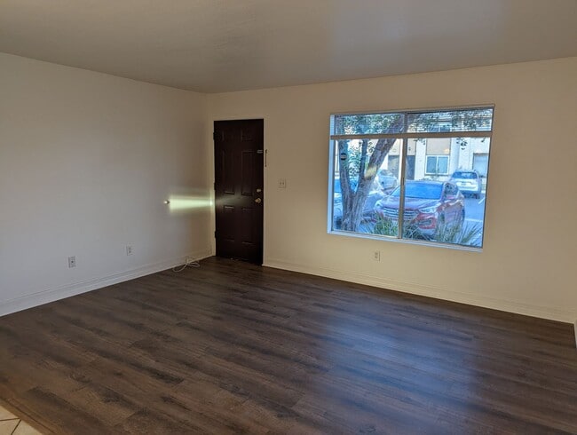 Photo - Move In Special!  End unit 2 bedroom - Small Pets OK