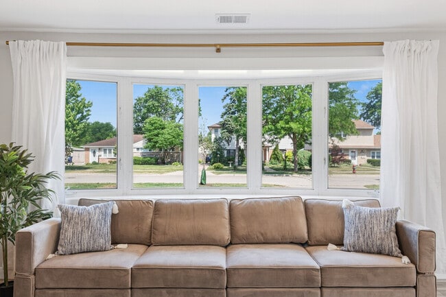 Photo - 1023 S Wolf Rd Apartamento Unidad ID1032513P