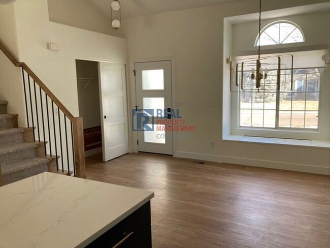 Photo - 10047 Deer Creek St