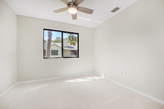 Photo - 9000 York Ln