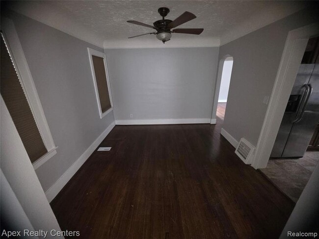 Photo - 6444 Coleman St