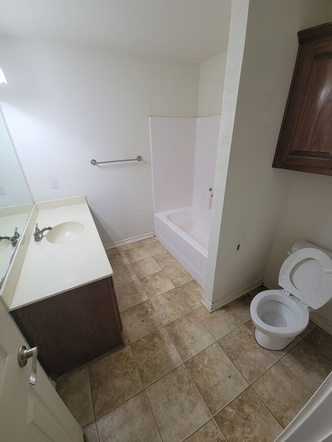 Photo - 101B Mamie Ave