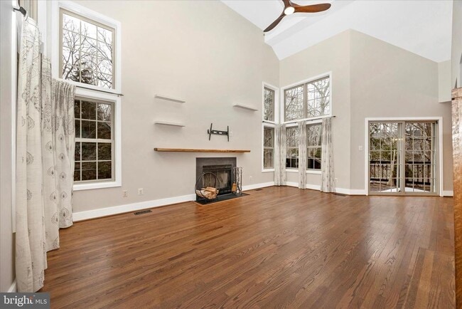 Photo - 6976 Meadowpoint Terrace