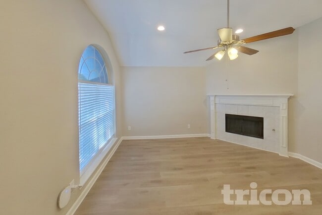 2616 Spring Rain Dr