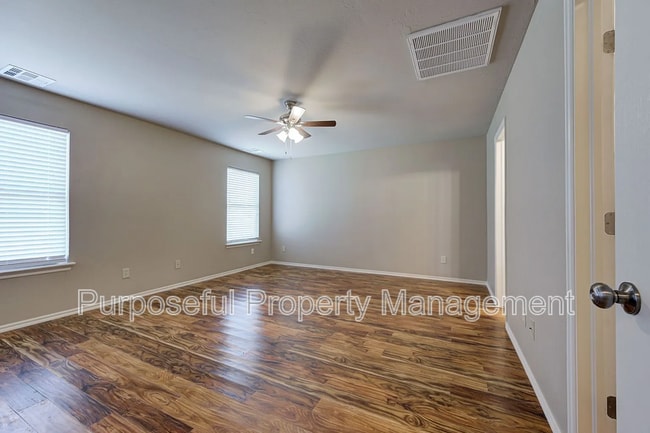 Photo - 615 W Shadow Ridge Way