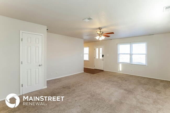 Photo - 319 Holiday Dr