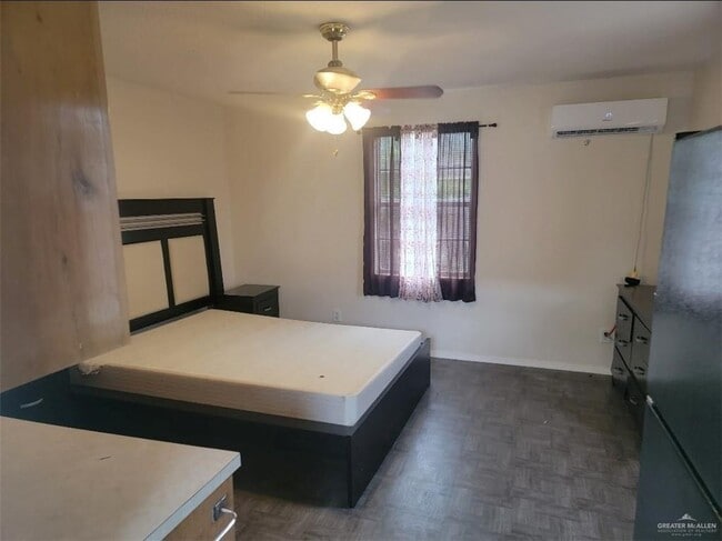 Building Photo - 3 Glasscock Unit B