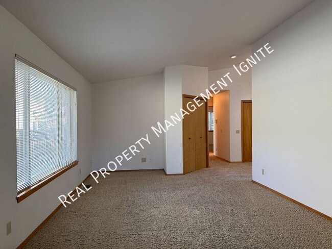 Photo - 1115 NE Hidden Valley Dr