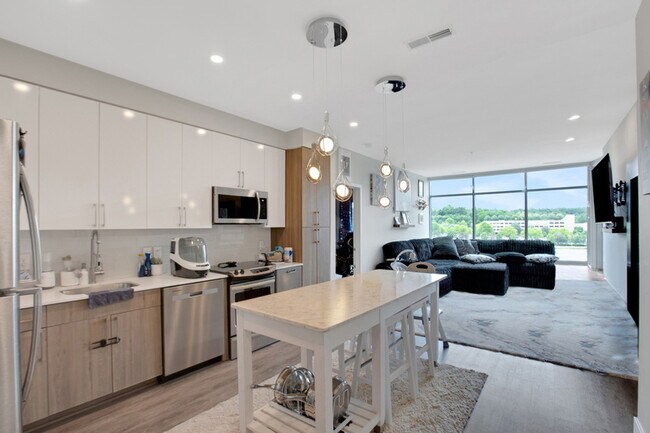 145 Riverhaven Dr