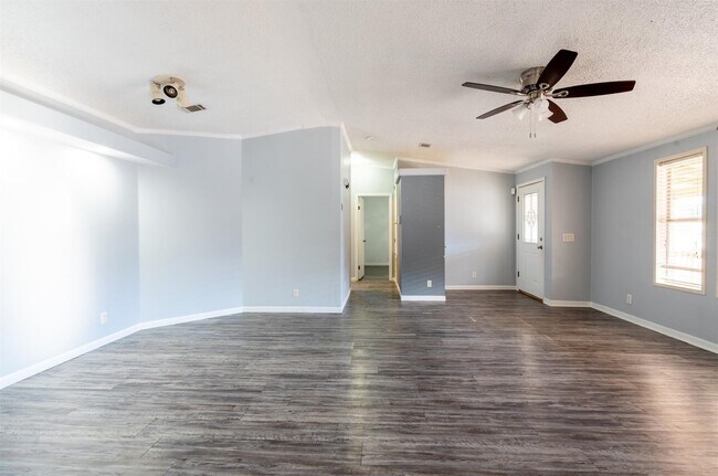 Building Photo - 314 County Rd 3577