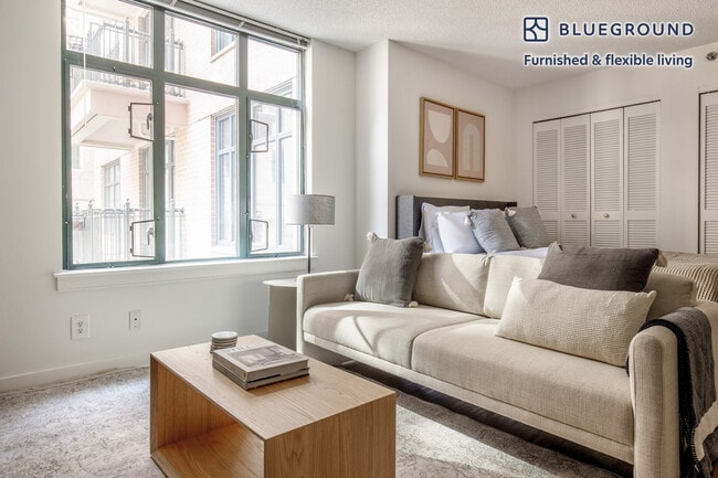 Building Photo - 400 8th St NW Rental