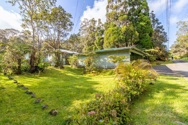 Building Photo - Charming 2 Bedroom / 1 Bath Cottage in Cool Volcano