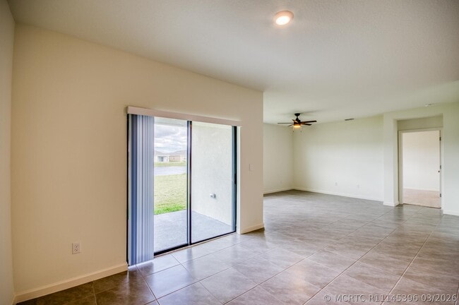 9767 SW Triton Wy