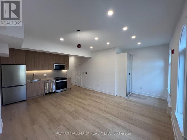 Photo - 440 Parliament St Unit 2