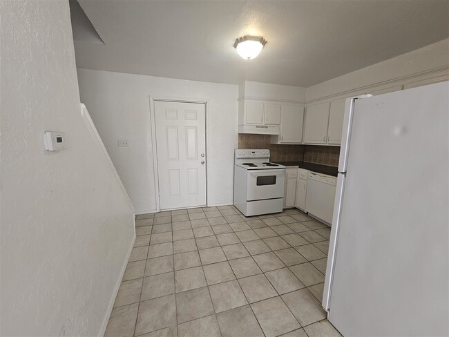 Photo - 2631 SW H Ave