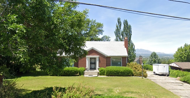 Spacious 2 Bd Main Level Duplex - Spacious 2 Bd Main Level Duplex House