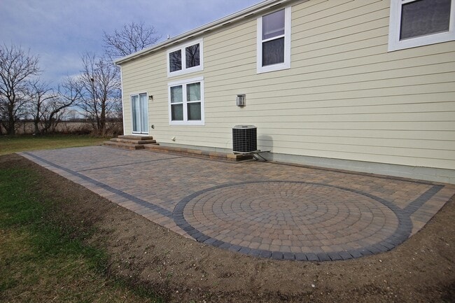 Photo - 7233 Springview Ln