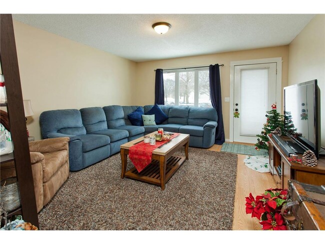 Photo - 831 Weeks Ave SE