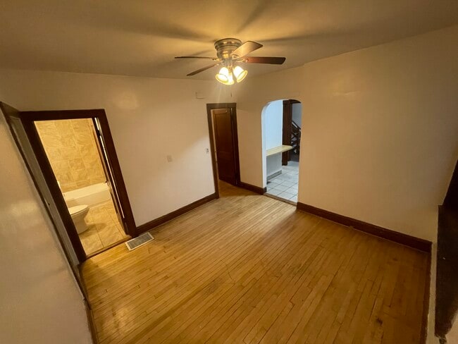 Photo - 4829 S Tripp Ave Unit 1R