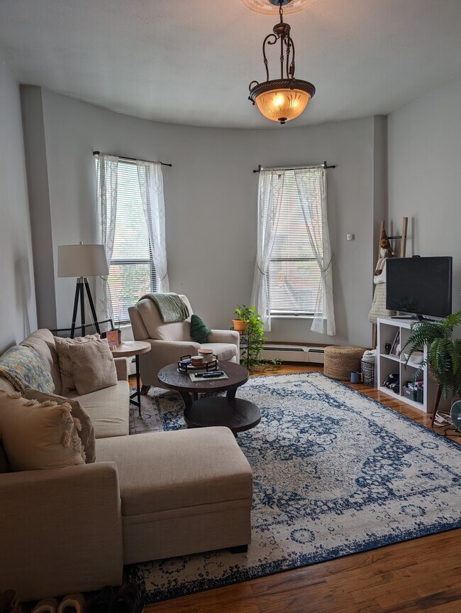 Building Photo - 91 E Brookline St Unit 2 Rental