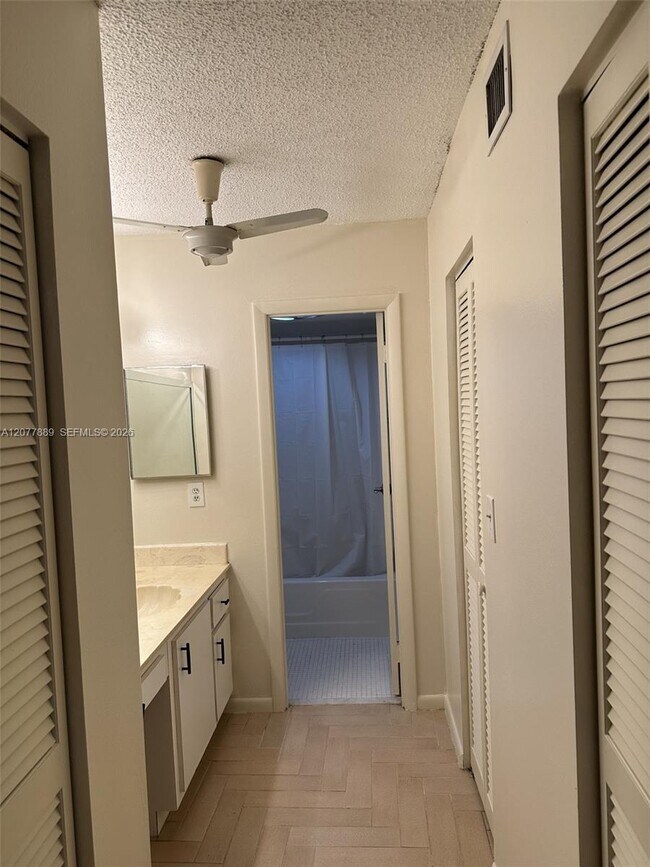 Photo - 6061 N Falls Cir Dr Unit 106