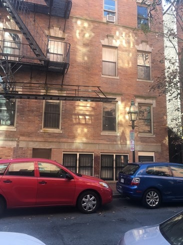 Building Photo - 38 Phillips St Unit B