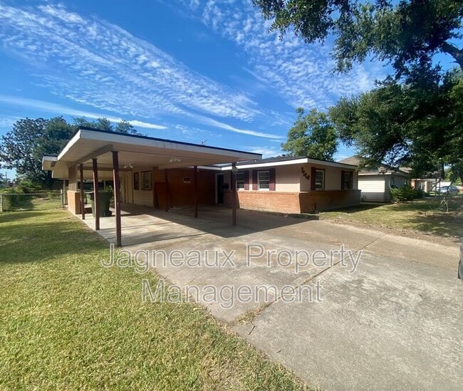 Photo - 3566 Monroe St