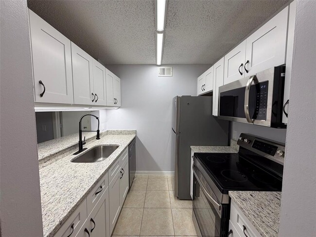 Photo - 3921 SW 34th St Unit 301