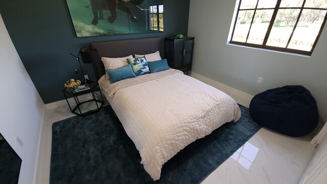 Photo - 923 E 28th St Unit B23